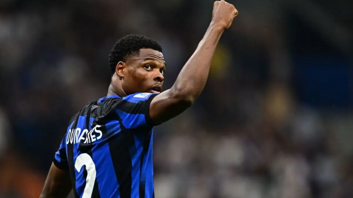 Denzel Dumfries saat membela Inter Milan dalam pertandingan Serie A musim 2025-2026. (sempreinter)