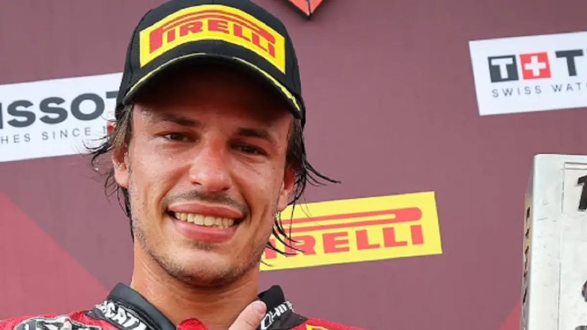 Nicolo Bulega merayakan kemenangan World Superbike 2026 di tengah rumor kepindahannya ke MotoGP bersama VR46 Ducati. (INSTAGRAM/@nicolo_bulega11)