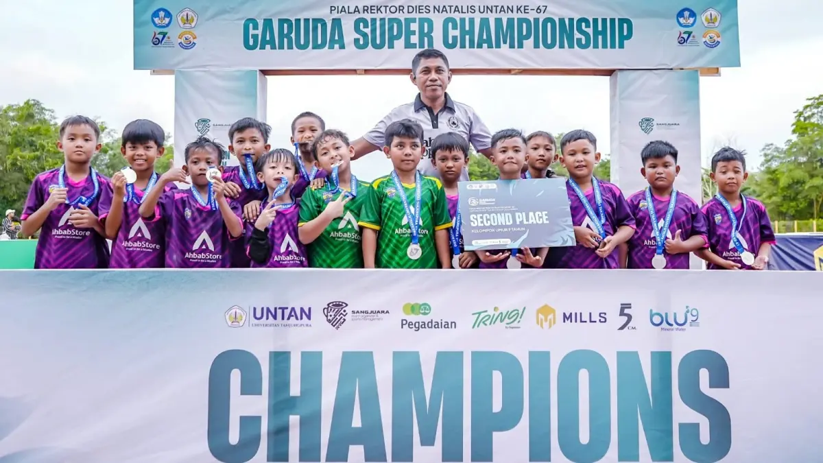 Tim SSB Kapuas Khatulistiwa menjuarai Piala Rektor Dies Natalis Untan ke-67 beberapa waktu lalu. (ISTIMEWA)