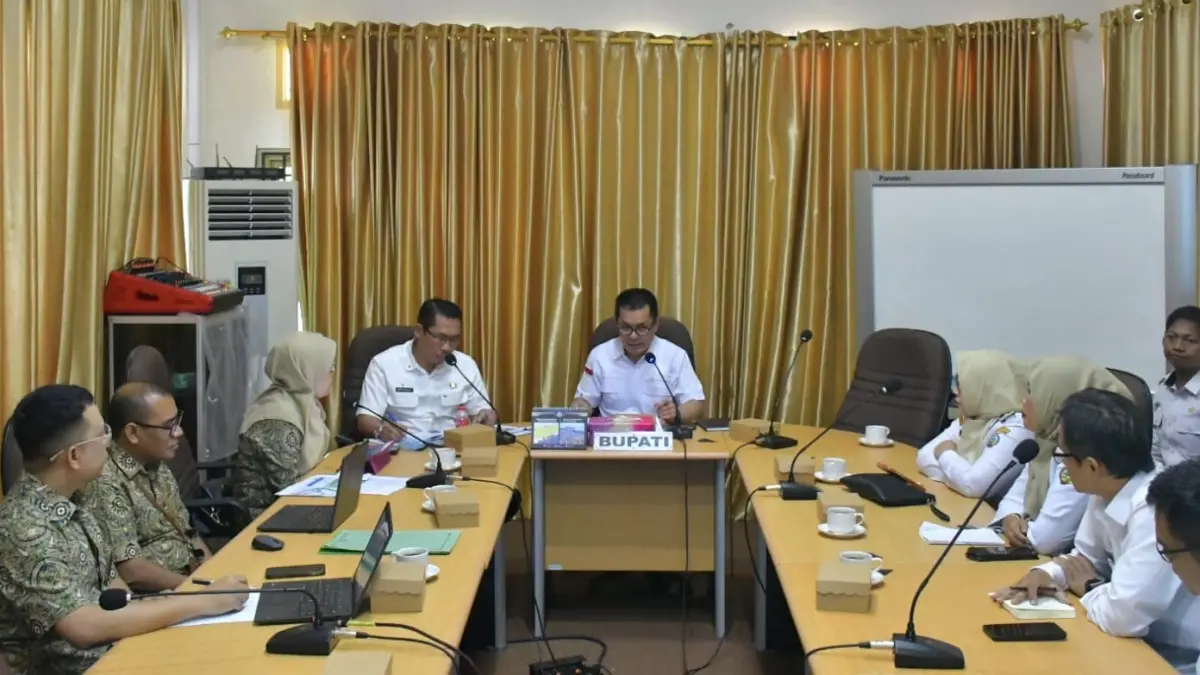Forum Komunikasi Implementasi Strategi Penguatan Rekrutmen dan Reaktivasi Peserta untuk UHC Berkualitas dihadiri Bupati Kayong Utara. (PROKOPIM  KKU)