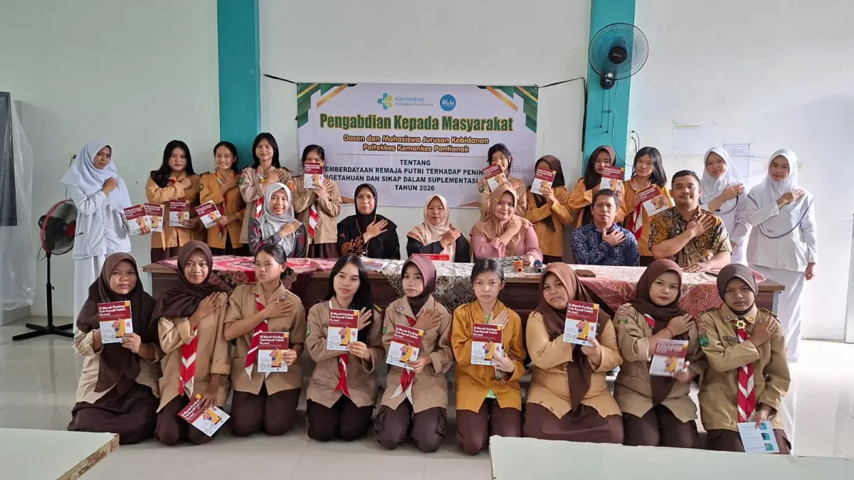 Jurusan Kebidanan Poltekkes Kemenkes Pontianak menggelar PKM di SMKS Koperasi Kota Pontianak beberapa waktu lalu. (ISTIMEWA)