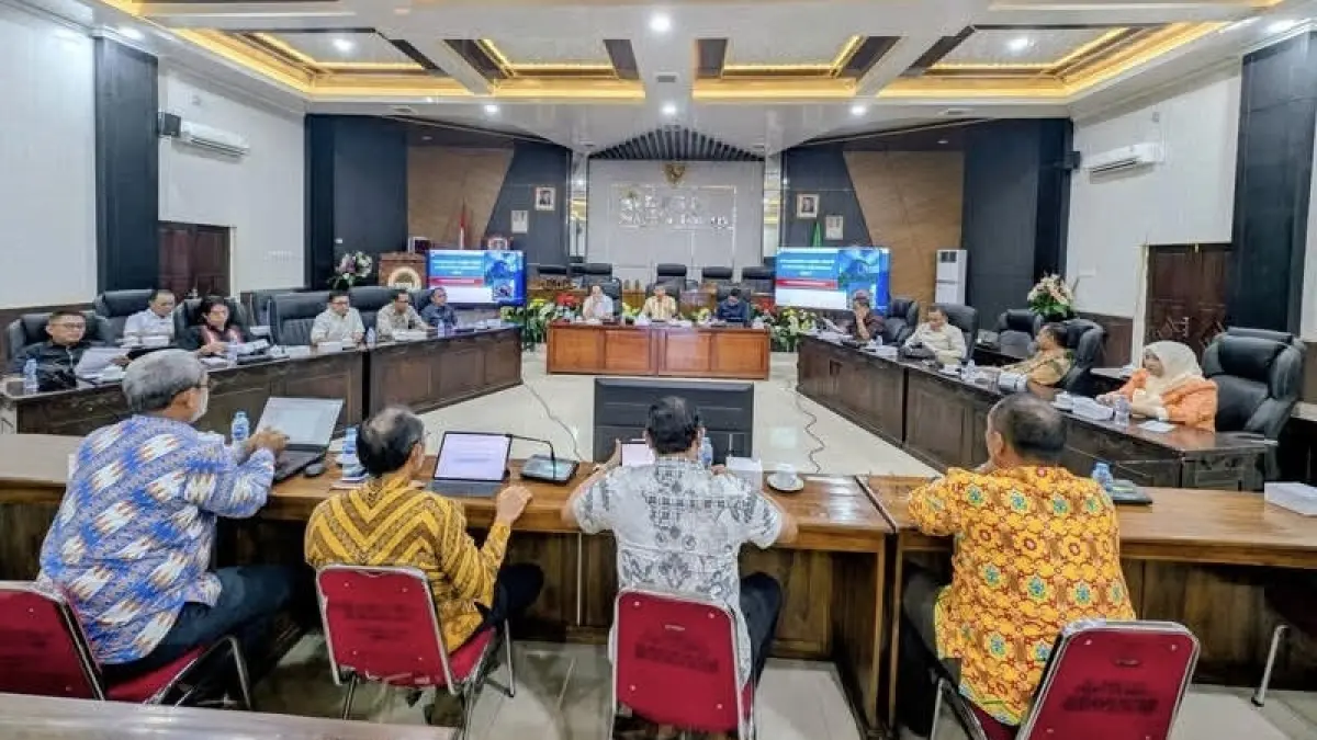 DPRD menggelar rapat kerja dengan Bappeda Ketapang, Kamis (4/6). (ISTIMEWA)