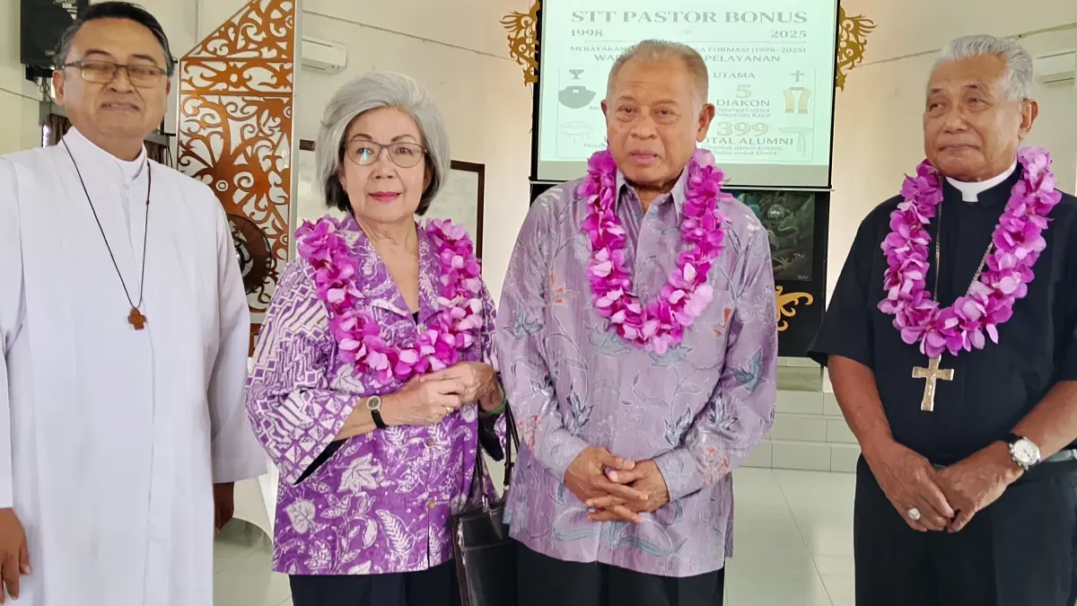 Penasihat Khusus Presiden Prabowo Bidang Energi, Purnomo Yusgiantoro saat kunjungan ke Sekolah Tinggi Teologi (STT) Pastor Bonus, Kamis (4/6/2026). (ISTIMEWA)