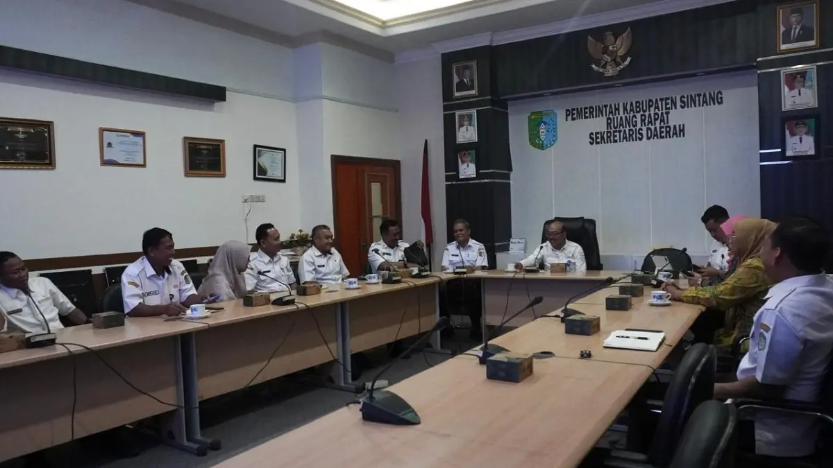 Rakor pembentukan Tim Pelaksana Pengawasan Penggunaan Bahasa Indonesia sebagai upaya meningkatkan kepatuhan penggunaan bahasa negara dalam penyelenggaraan pemerintahan dan pelayanan publik. (ISTIMEWA)