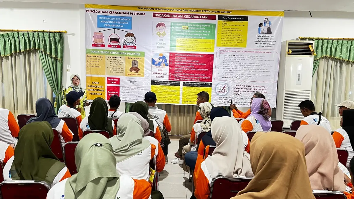 Suasana pelatihan petani Mempawah pengguna herbisida terbatas