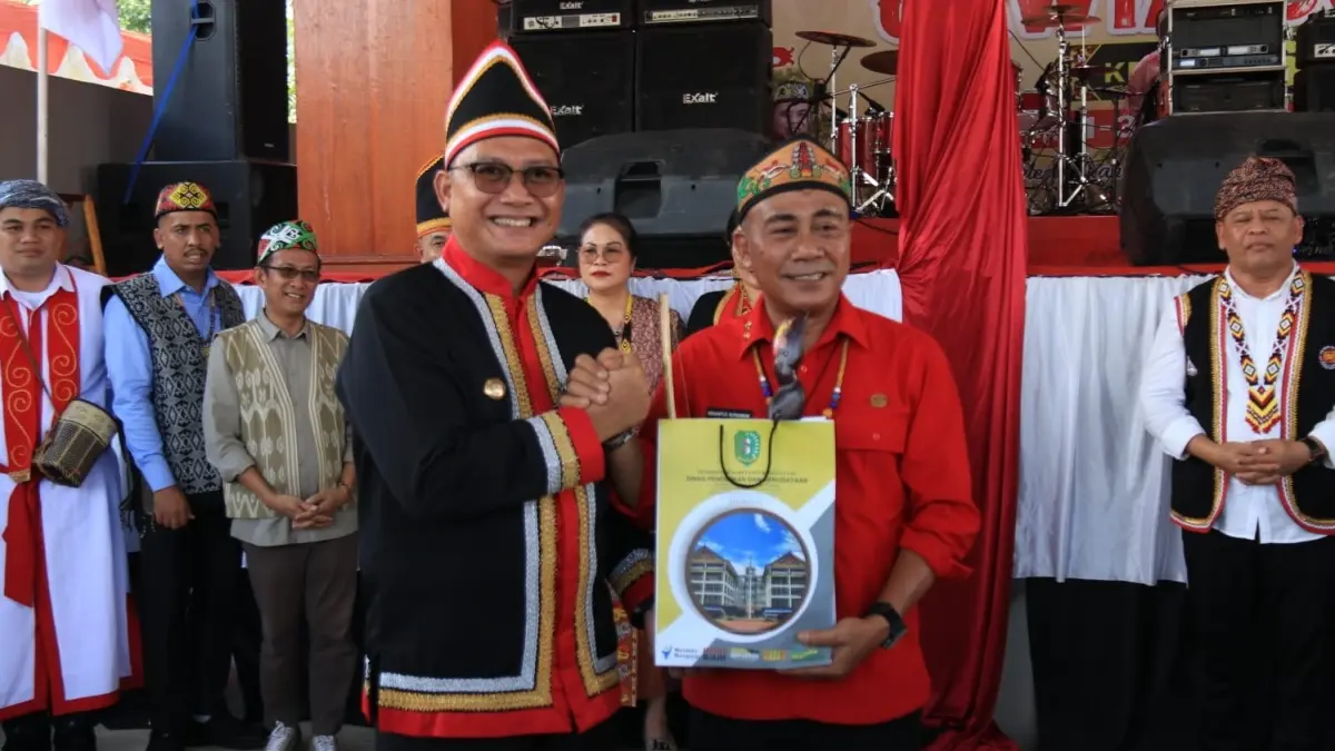 Wakil Gubernur Kalimantan Barat, Krisantus Kurniawan saat menghadiri perayaan Gawia Sowa ke-186 masyarakat Dayak Bidayuh di Balai Adat Desa Jagoi, Kecamatan Jagoi Babang, Kabupaten Bengkayang, Rabu (3/6).