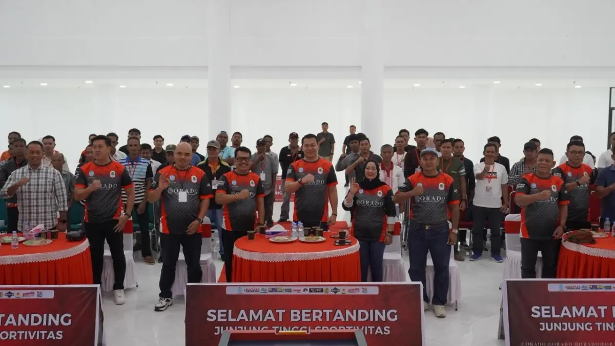 Bupati Kabupaten Kapuas Hulu,  Fransiskus Diaan saat hadir dalam Turnamen Domino ORADO 2026.  (ISTIMEWA)