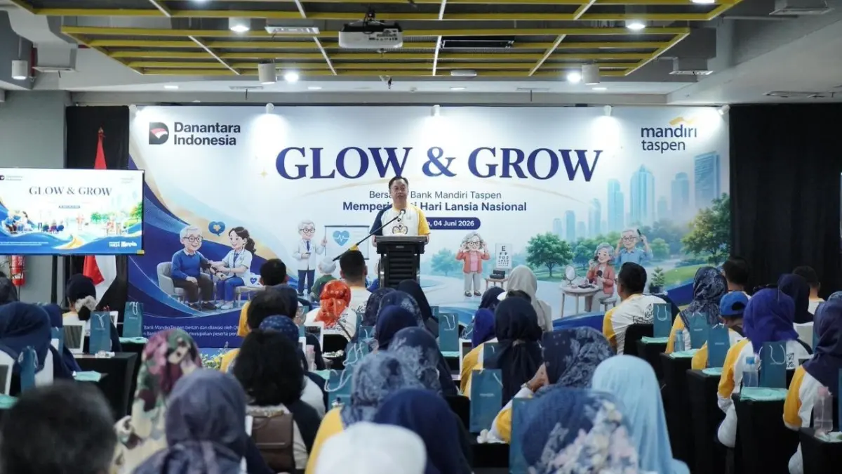 Direktur Utama Bank Mandiri Taspen memberikan sambutan pada kegiatan Glow & Grow dalam rangka memperingati Hari Purna Bhakti Nasional 2026 di Jakarta, Kamis (4/6). (ISTIMEWA)