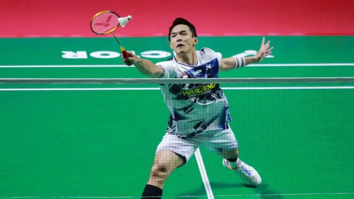 Jonatan Christie bersiap menghadapi Victor Lai pada final Indonesia Open 2026 di Istora Gelora Bung Karno, Jakarta. (antara)