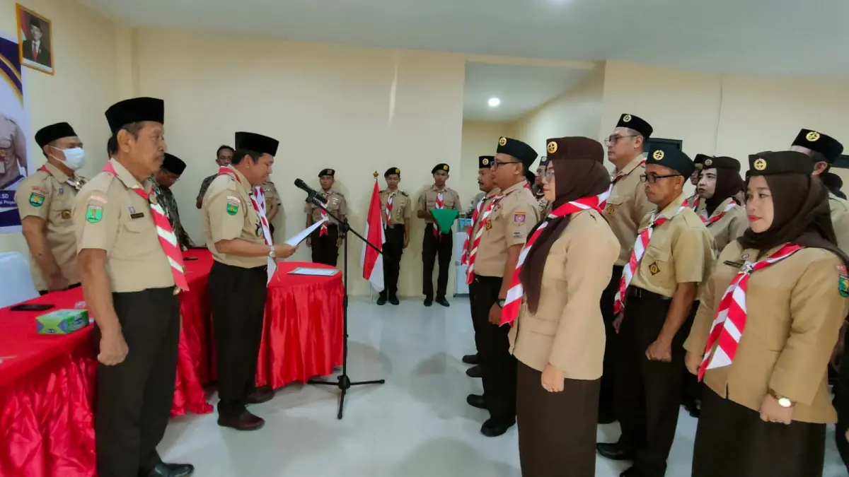 Ketua Kwartir Cabang (Kwarcab) Gerakan Pramuka Kabupaten Mempawah melantik pengurus Kwarran Sungai Pinyuh.