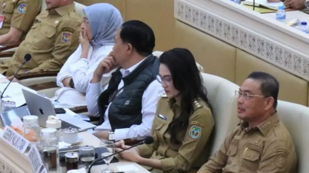 Gubernur Kalimantan Barat Ria Norsan saat menghadiri Rapat Dengar Pendapat (RDP) Komisi II DPR RI di Gedung Nusantara, Kompleks Parlemen, Jakarta, Senin 8 Juni 2026 (ADPIM PEMPROV KALBAR)
