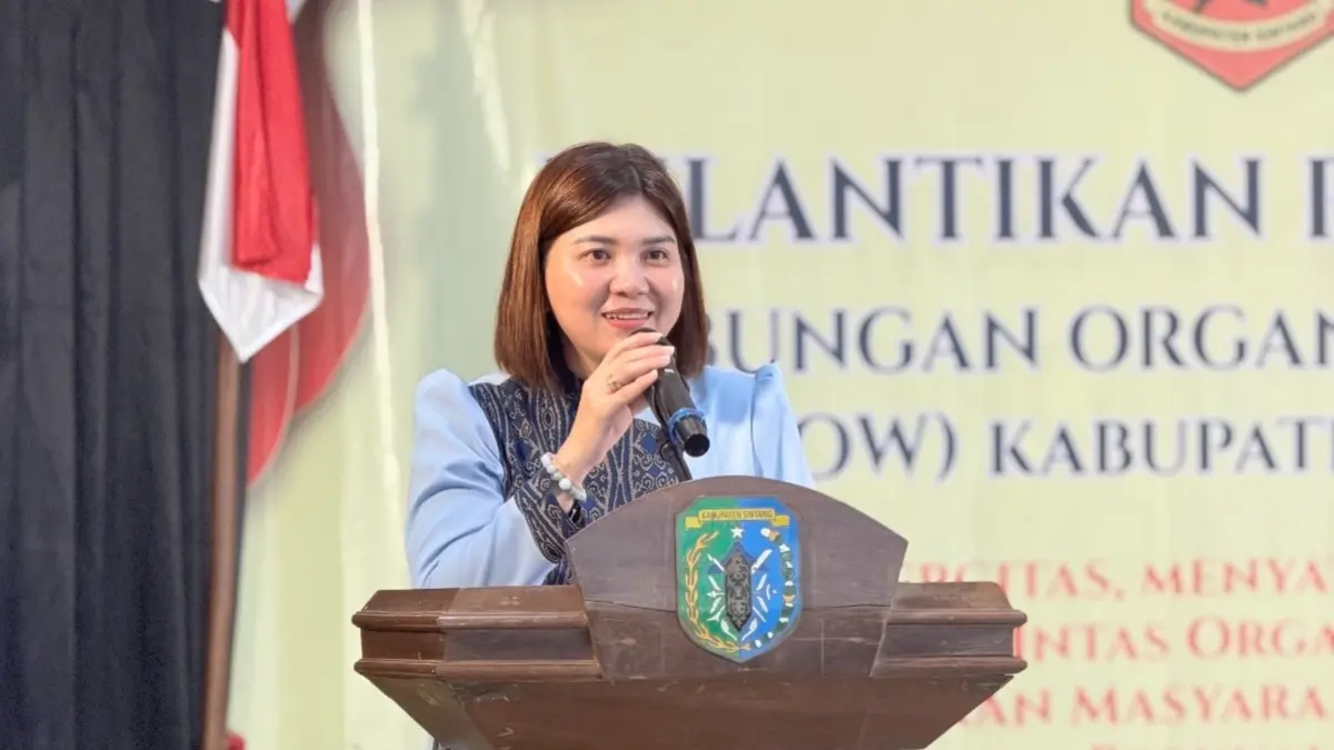 Ketua GOW Kabupaten Sintang, Ny. Erni Florensius Ronny.