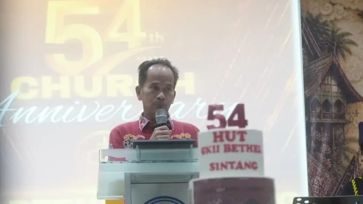 Bupati Sintang Gregorius Herkulanus Bala mengingatkan masyarakat agar tidak menjadikan kecintaan terhadap agama maupun kelompok sebagai alasan untuk merendahkan pihak lain. (ISTIMEWA)
