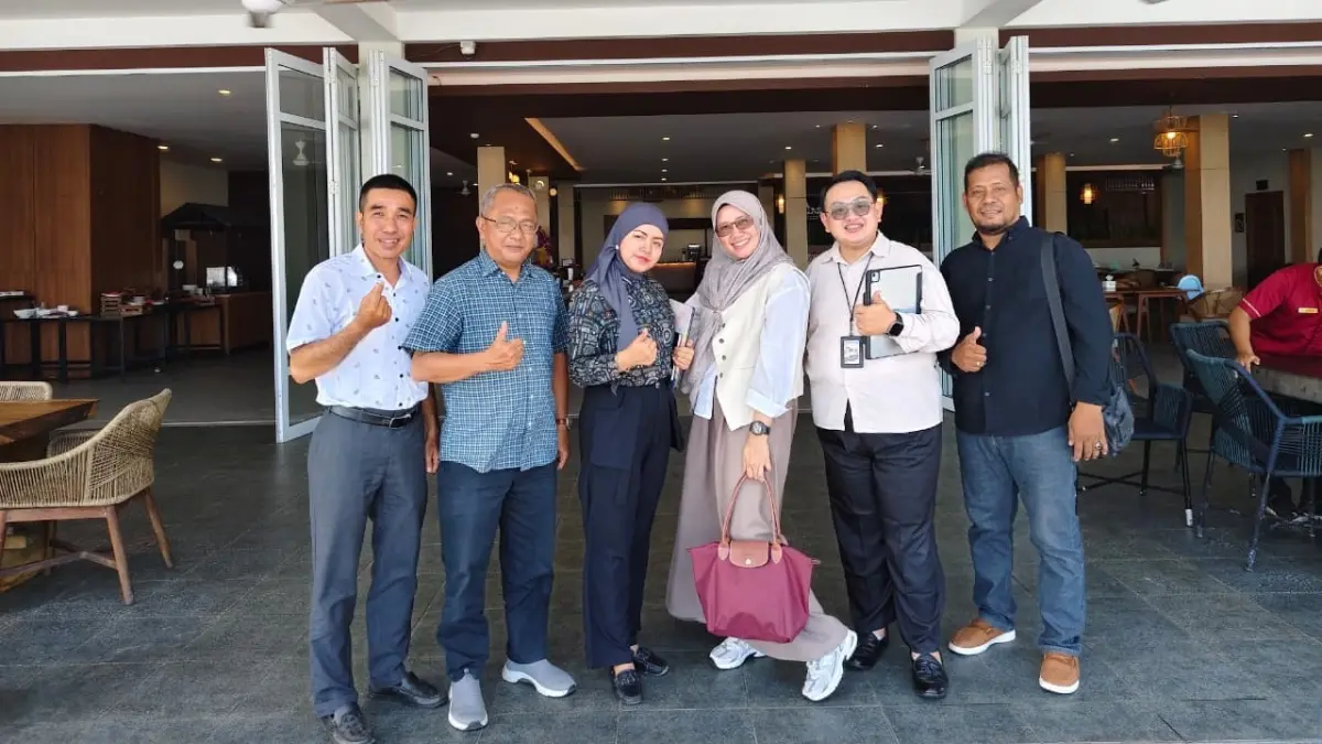 Manajemen Pontianak Post melakukan kunjungan ke Horison Ultima Singkawang pada Selasa (19/6). (WILDAN/PONTIANAK POST)