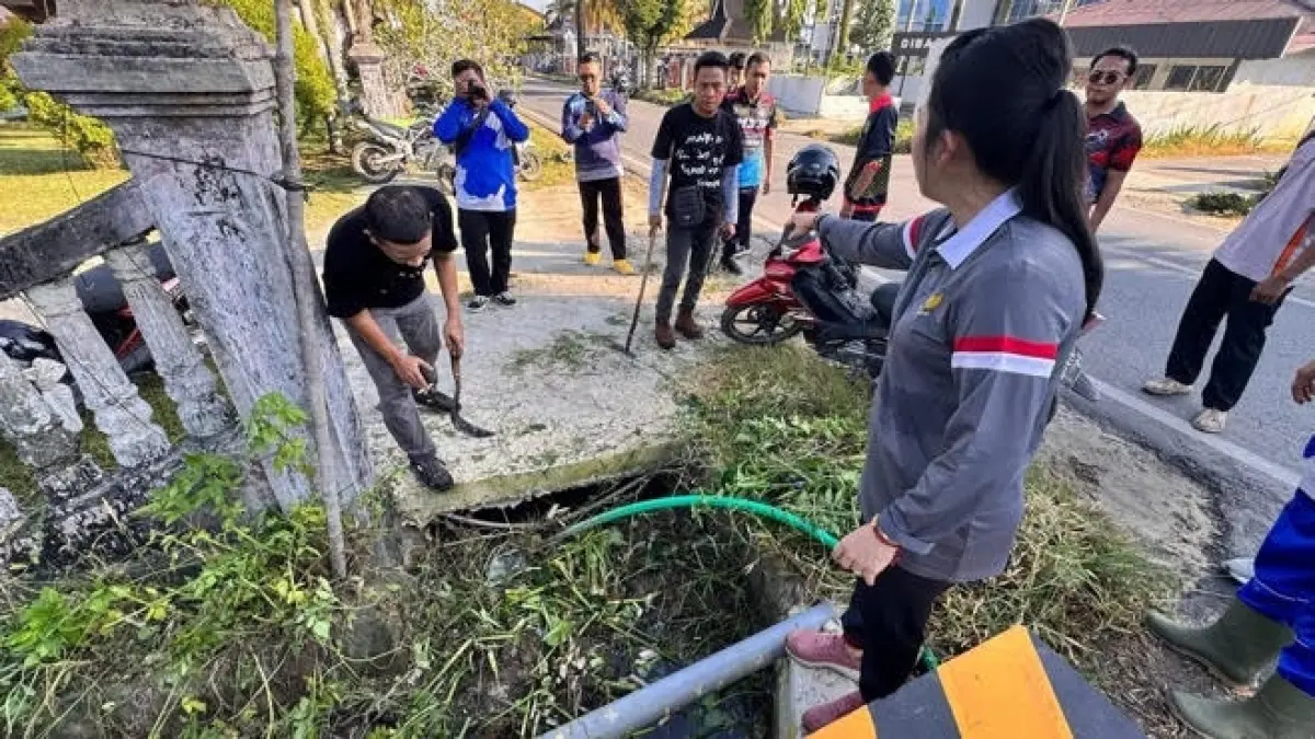 Pemerintah Kota Singkawang menggelar kerja bakti (korve) massal dalam rangka memperingati Hari Lingkungan Hidup Sedunia 2026