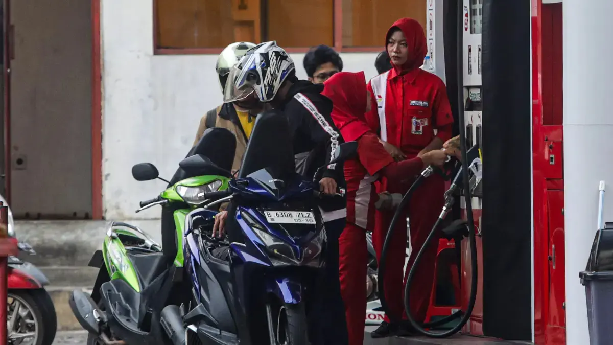 Pertamina resmi menaikkan harga Pertamax jadi Rp 16.250 per liter mulai Rabu (10/6). (JAWA POS)