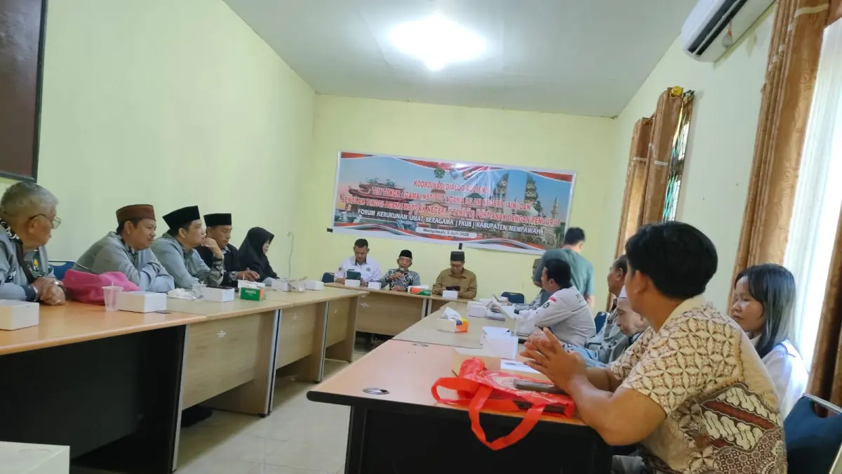 Tim FKUB Kabupaten Mempawah saat menerima audiensi dari Tim Peneliti IAIN Pontianak dan STAKat Negeri Pontianak