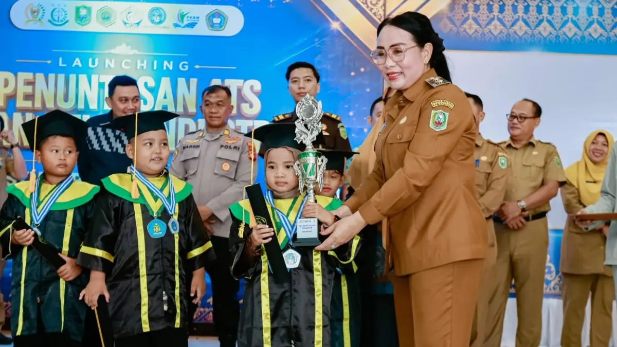 Wakil Bupati Sanggau bersama unsur Forkopimda di acara launching penuntasan ATS dan kelas industri. (ISTIMEWA)