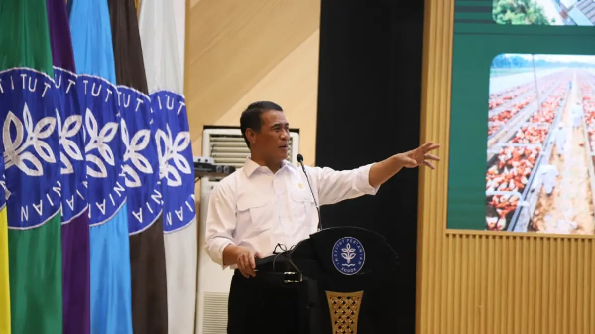 KULIAH UMUM: Menteri Pertanian Andi Amran Sulaiman menyampaikan kuliah umum di hadapan mahasiswa dan sivitas akademika IPB University pada kegiatan Ministerial and Top Executive Lecture Series di Auditorium Andi Hakim Nasution, Kampus IPB Dramaga, Bogor, Kamis (11/6/2026). Dalam kesempatan itu, Mentan Amran mengajak generasi muda tidak takut gagal dan berani keluar dari zona nyaman untuk meraih kesuksesan serta memperkuat ketahanan pangan nasional.