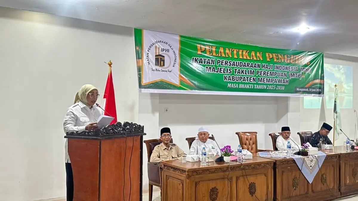 Bupati Mempawah memberikan sambutan saat pelantikan PD IPHI dan MTP IPHI Kabupaten Mempawah.