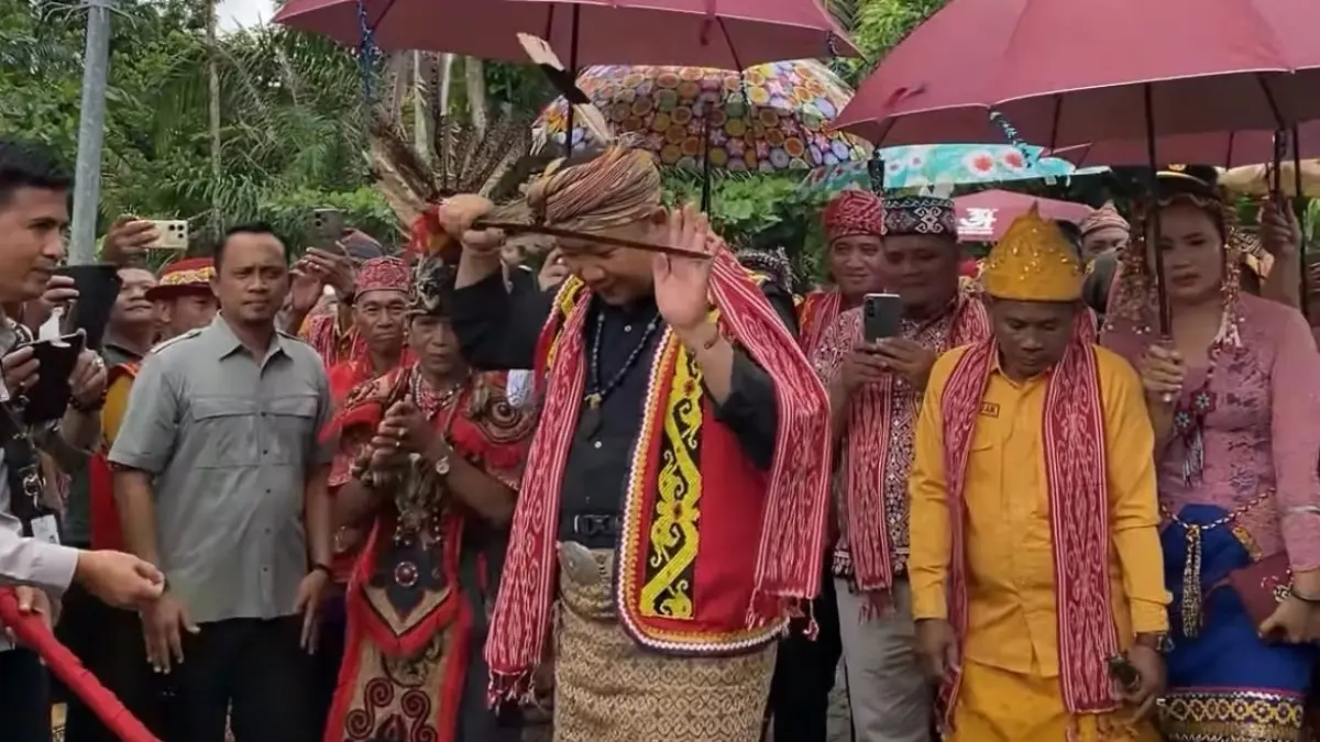 Bupati Ketapang, Alexander Wilyo, membuka Gawai Nyapat Taunt (GNT) XV Kecamatan Simpang Hulu, Rabu (10/6).