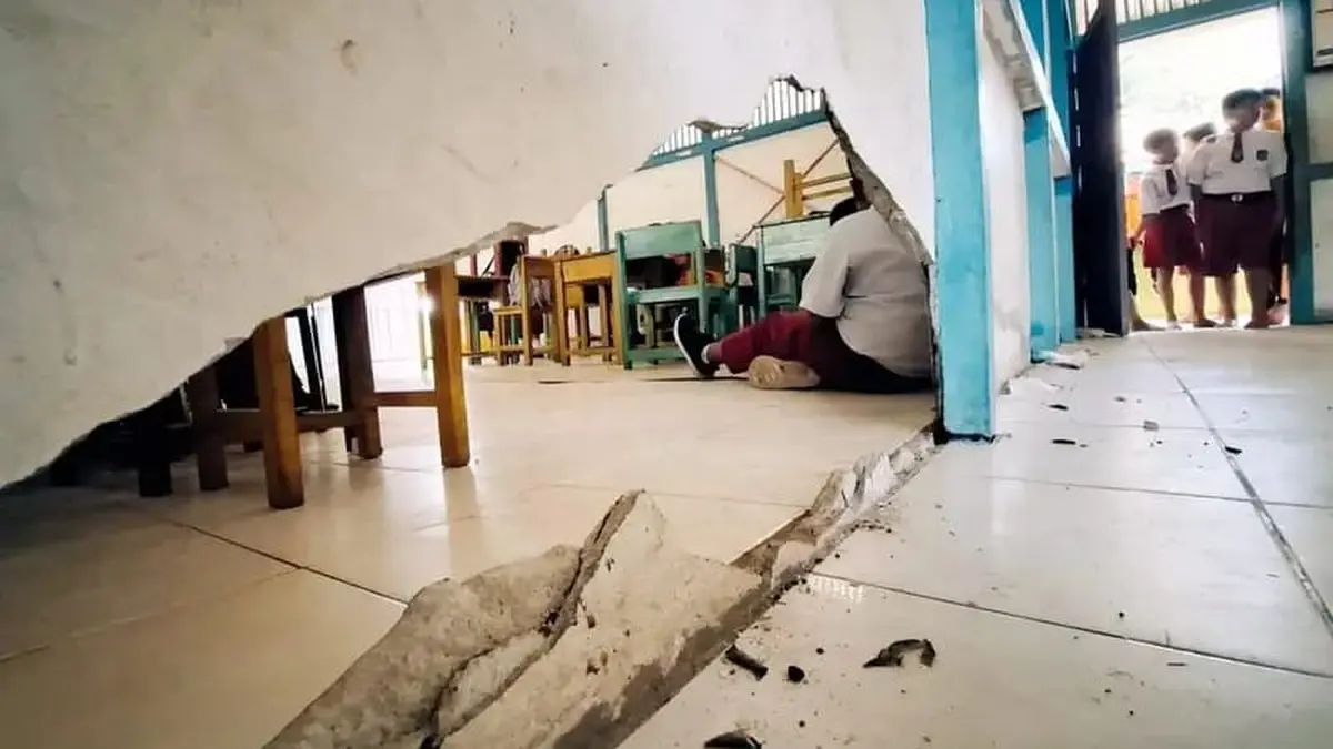 Kondisi bangunan SDN 03 Sontas Sanggau yang mengalami kerusakan. (ISTIMEWA)