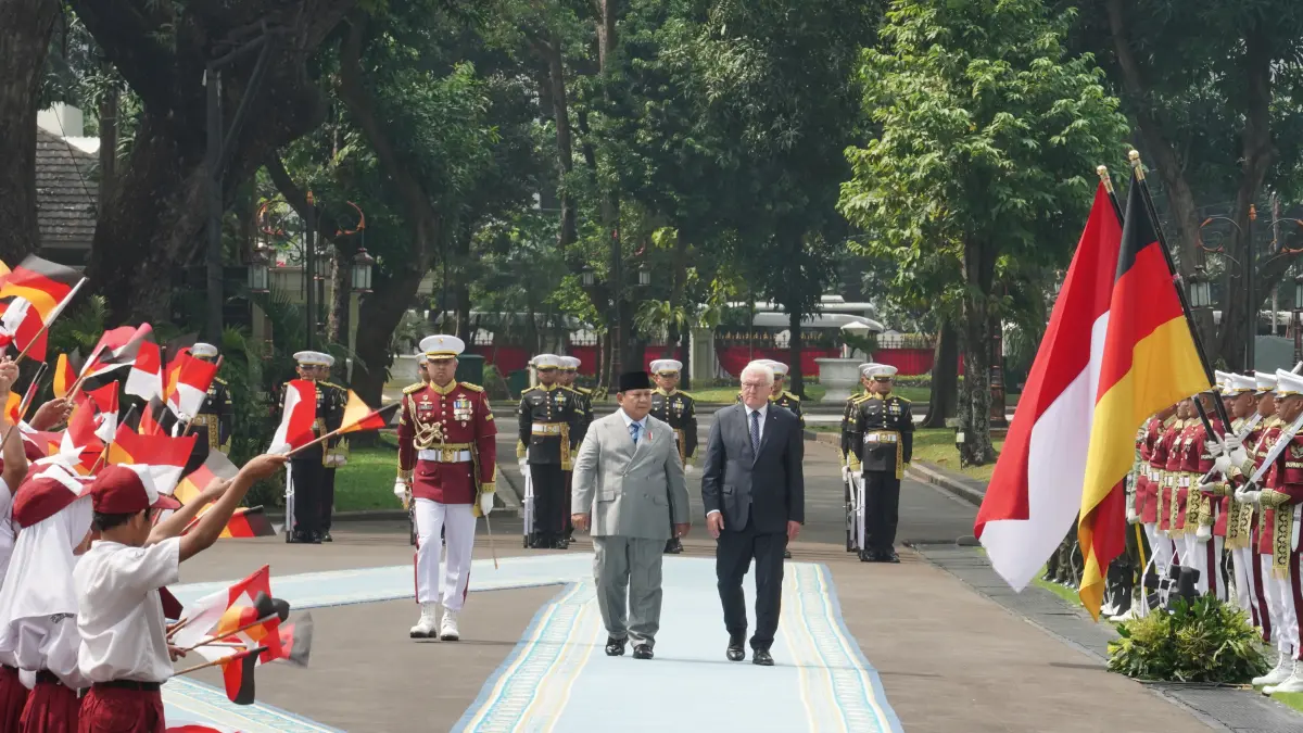 Presiden Republik Indonesia Prabowo Subianto menyambut kedatangan Presiden Republik Federal Jerman Frank-Walter Steinmeier.