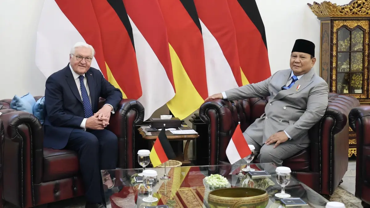Presiden RI Prabowo Subianto menerima kunjungan kenegaraan Presiden Jerman Frank-Walter Steinmeier di Istana Merdeka, Jakarta, Senin (15/6). (BAKOM RI)