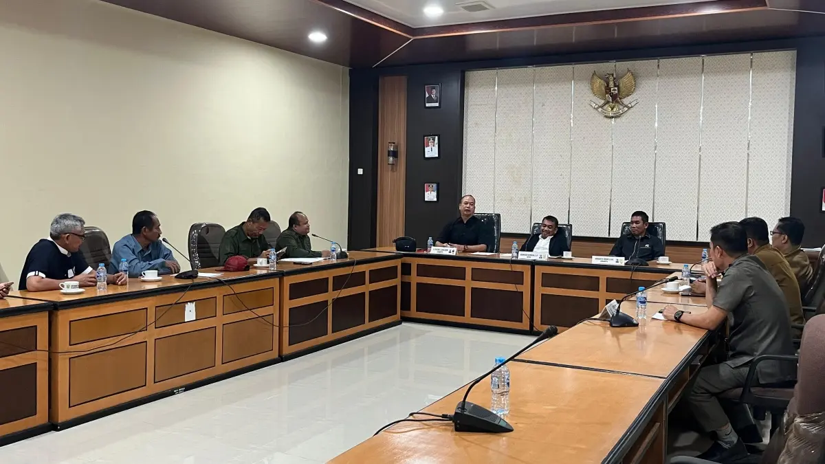 Rapat audensi Apkasindo dengan anggota DPRD Sanggau beberapa waktu lalu. (ISTIMEWA)
