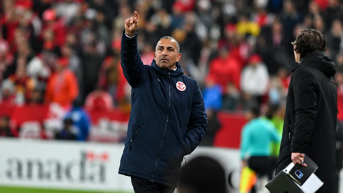 Sabri Lamouchi berada di bawah tekanan setelah Tunisia kalah telak dari Swedia pada laga pembuka Piala Dunia 2026. (IG. sabri__lamouchi)
 