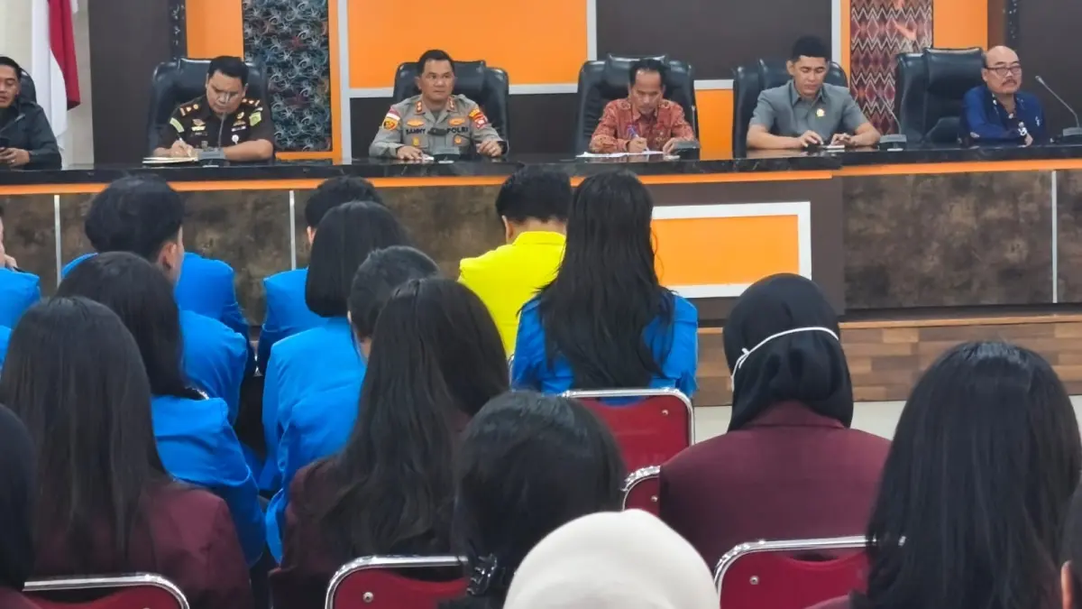 Sejumlah mahasiswa dari lima perguruan tinggi di Kota Sintang menyampaikan sejumlah aspirasi. (ISTIMEWA)