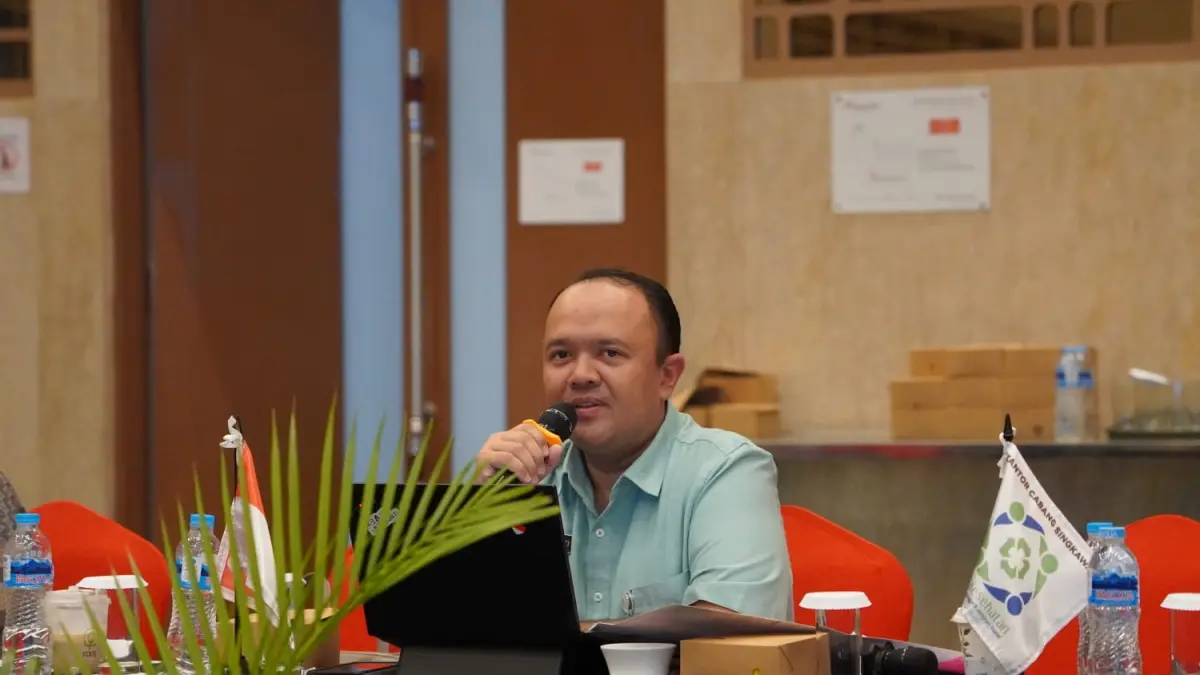 Foto ist
Kepala Cabang BPJS Kesehatan Singkawang Wahyu Aji Anindhiyo Satriojati saat memaparkan  program terkini BPJS Kesehatan kepada awak media, Senin (15/6/2026).