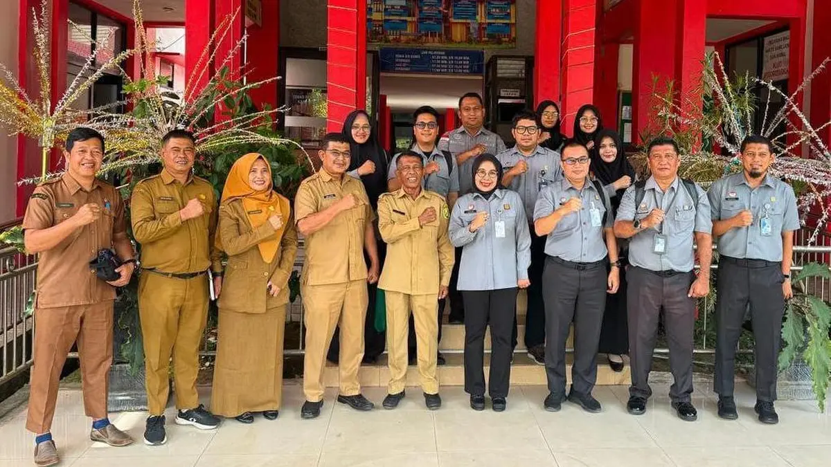 Kanwil Kemenkum Kalbar menggelar koordinasi bersama Disdikbud Sambas pada Senin (15/6). (DOK KANWIL KEMENKUM KALBAR)