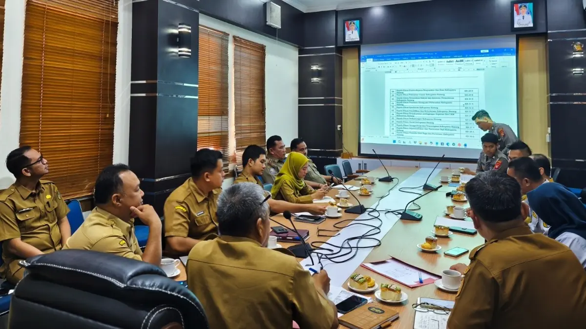 Pemkab Sintang bersiap melakukan penataan ulang nomor kendaraan dinas roda empat yang digunakan pejabat sipil.&nbsp;