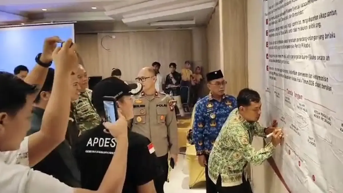 Penandatanganan deklarasi damai Pilkades Kabupaten Kapuas Hulu di Hotel Banana Putussibau, Rabu (17/6). (ISTIMEWA)