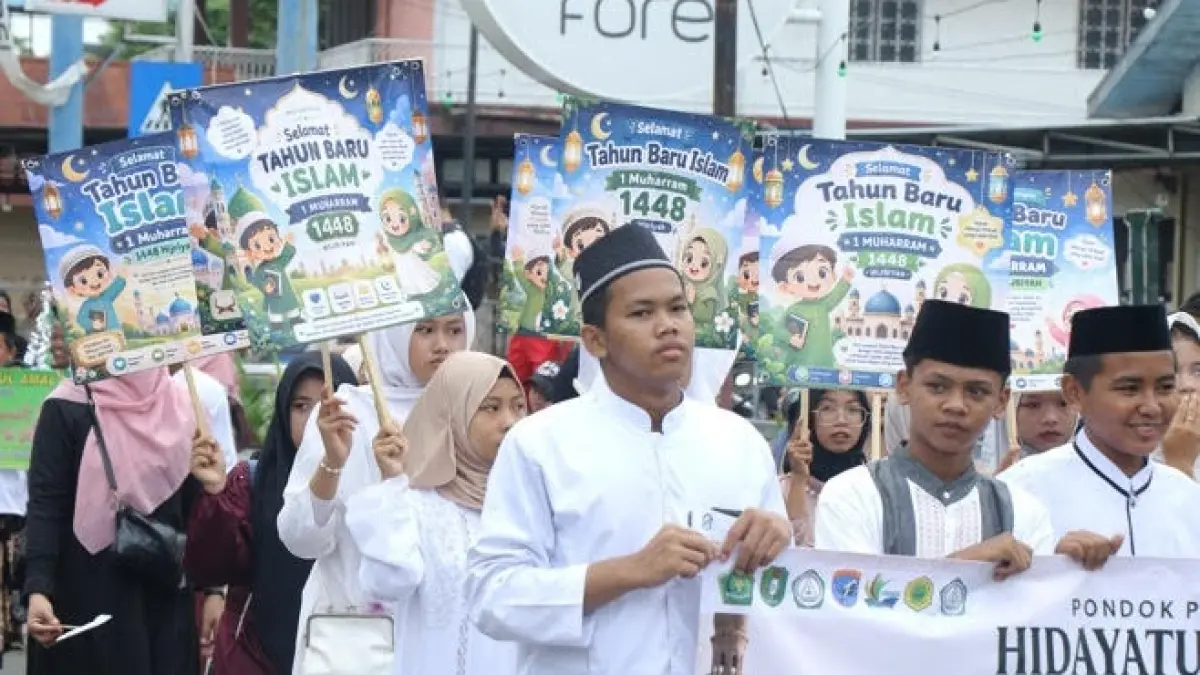 Suasana Pawai Tahun Baru Islam 1 Muharram 1448 Hijriah, Selasa (16/6)  yang diikuti 2.373 peserta. (ISTIMEWA)