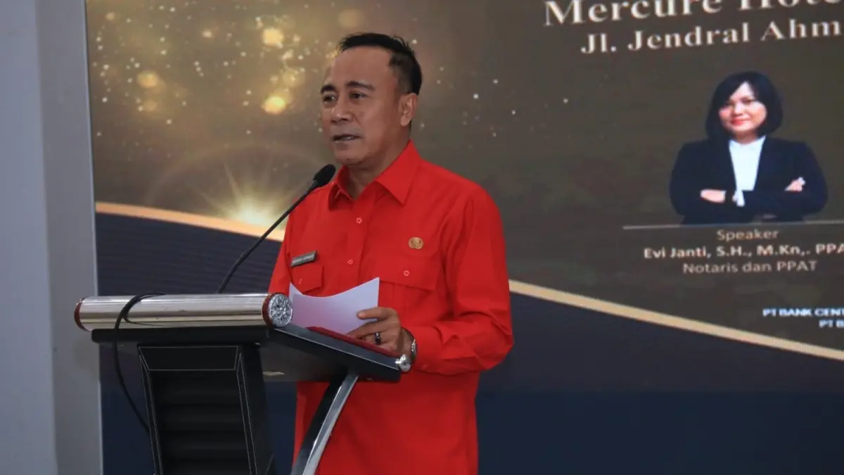 Wakil Gubernur Kalimantan Barat, Krisantus Kurniawan, saat membuka kegiatan literasi keuangan masyarakat melalui kegiatan bertajuk Legacy of Love – Warisan untuk Generasi Mendatang. (Adpim Pemprov Kalbar)