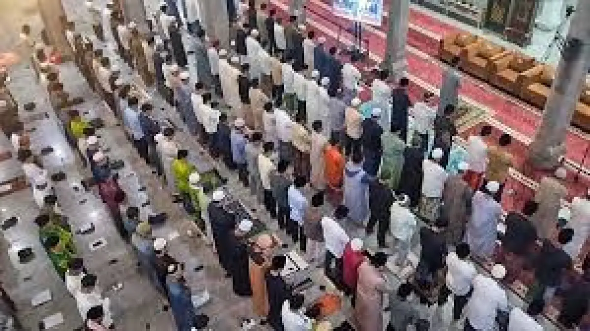 Waktu terbaik untuk istighfar diantaranya sebelum azan shubuh dan sebelum menunaikan salat subuh (DOK JAWA POS)     