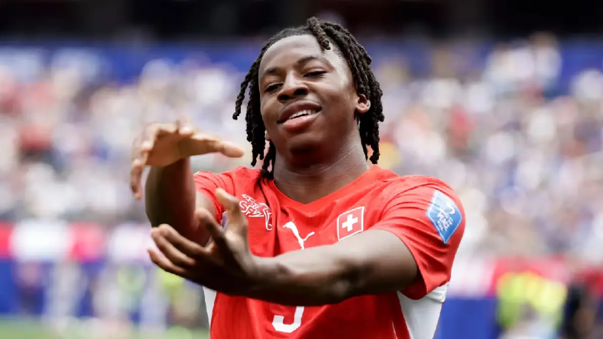 Johan Manzambi merayakan dua golnya saat membawa Swiss menang 4-1 atas Bosnia dan Herzegovina di Piala Dunia 2026. (FIFA.com)