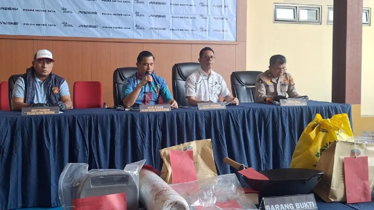 Konferensi pers Polres Metro Jakarta Pusat terkait pembunuh berencana di Jalan Pati, Menteng, Jakarta Pusat, Jumat (19/6). (ANTARA/Luthfia Miranda Putri).