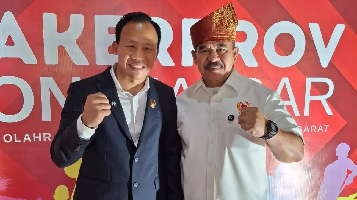 KONI : Kepala Bidang Pembinaan Prestasi (Binpres) KONI Pusat, Brigjen TNI Purn H. Ahmad Saefudin  bersama Ketum KONI Kalbar,Boxing Senator Daud Yordan.(IST)