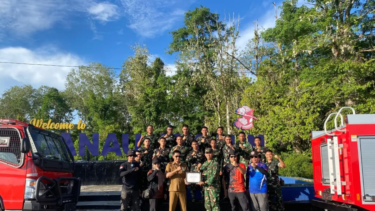 LATIHAN: Batalyon Infanteri Teritorial Pembangunan 927/UK saat latihan gabungan bersama BPBD Kapuas Hulu.  