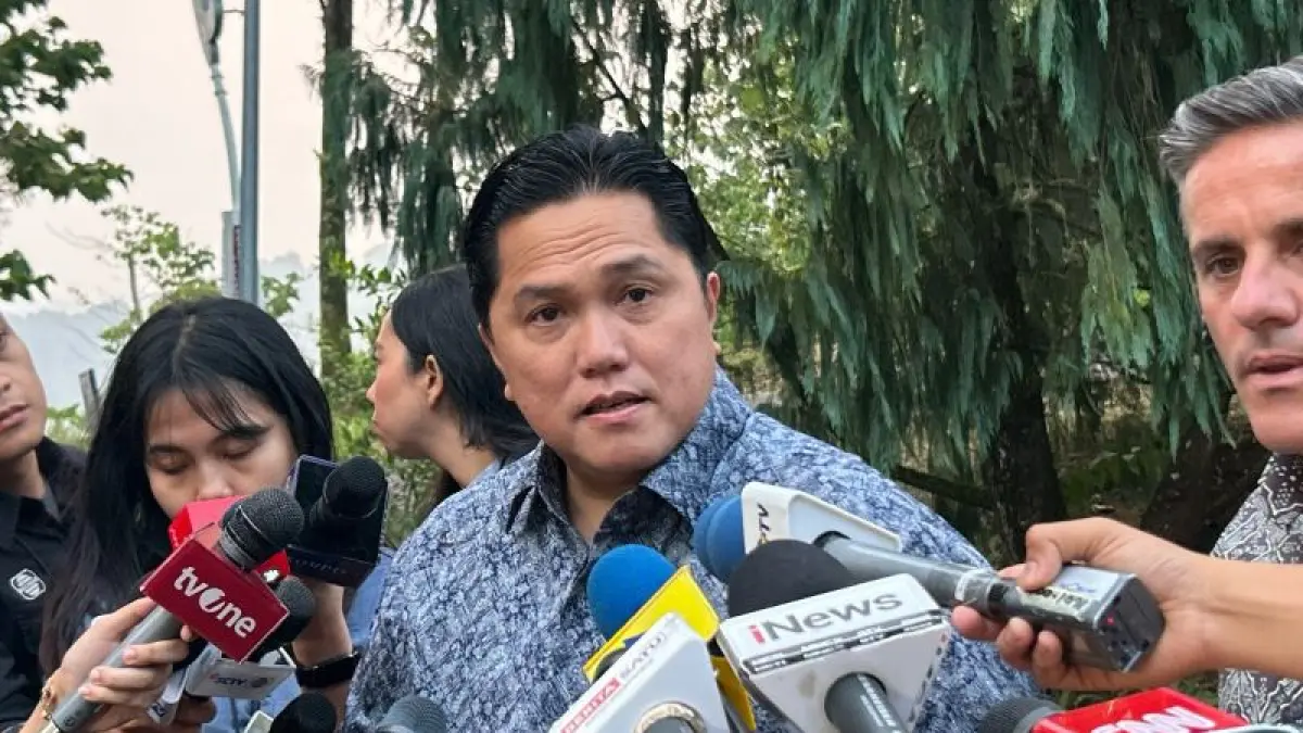 Menteri Pemuda dan Olahraga (Menpora) Erick Thohir memberikan keterangan media di Hambalang, Bogor, Jakarta, Jumat (19/6). (ANTARA/Maria Cicilia Galuh)