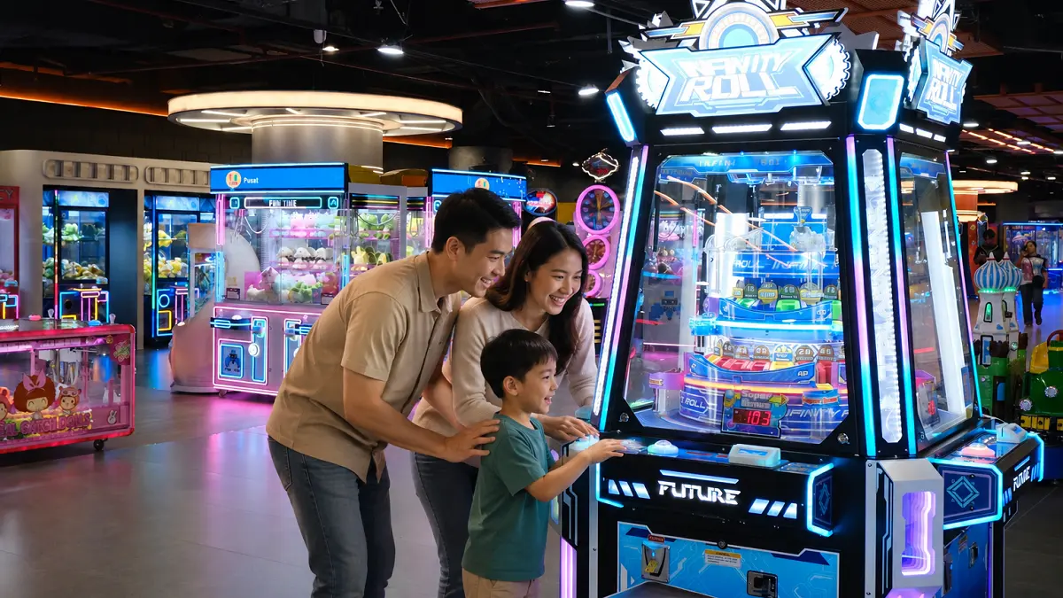Suasana Area Bermain Fun Station di Lantai 2 Ayani Megamal
