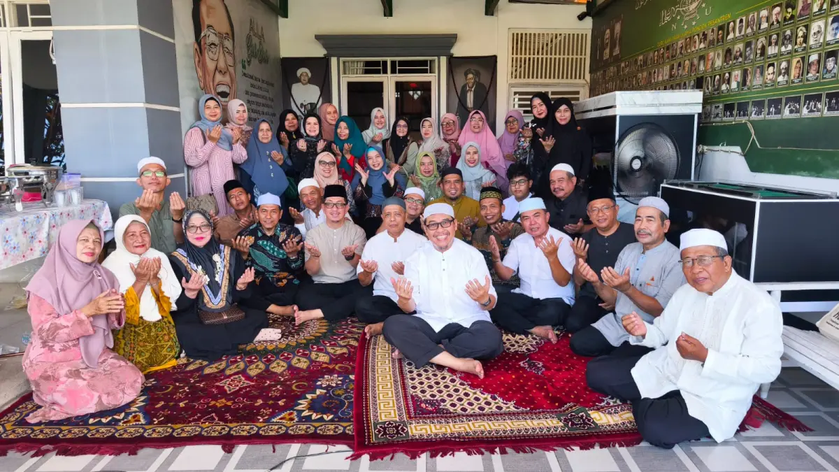 Konsulat Malaysia di Pontianak Azizul foto bersama Jamaah IPHI Al Arafah 2019 usai acara pengajian.