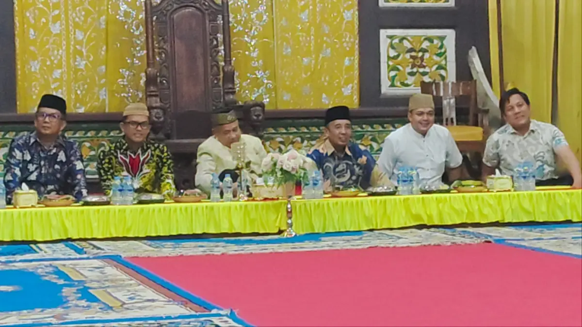 Foto- raja tayan Gusti Yusri saat kunjungan kepada dewan hakim kafilah MTQ.Sabtu (20/6/2026)(IST)