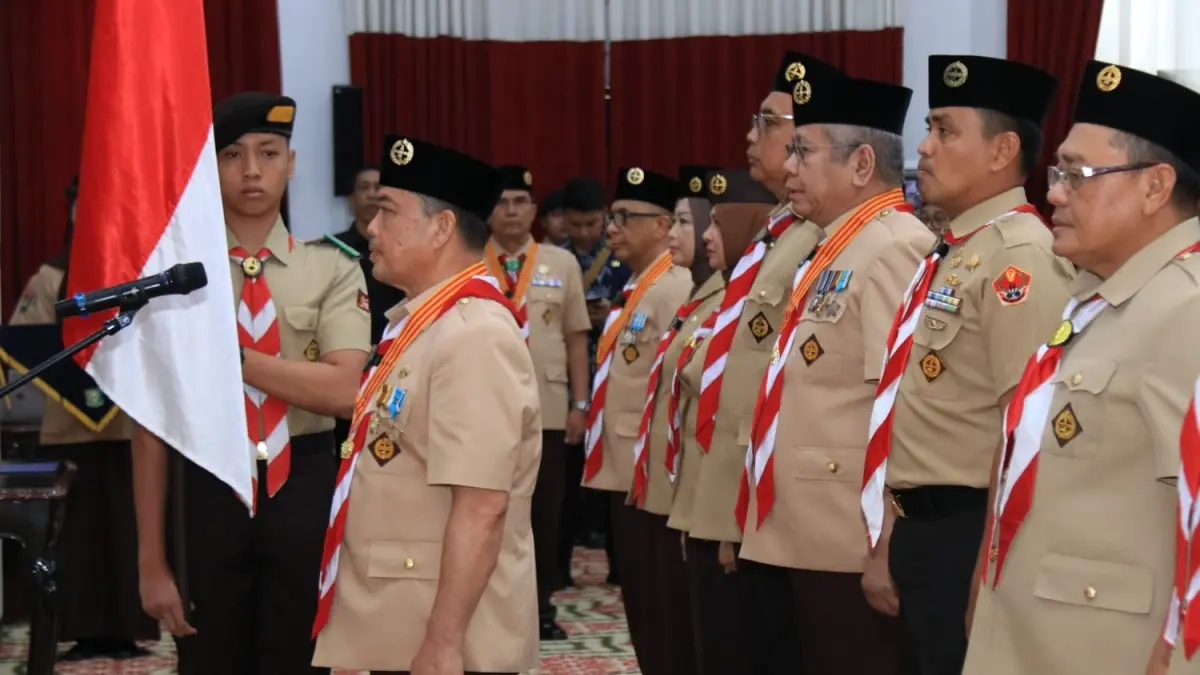 Gubernur Kalimantan Barat,  Ria Norsan,  resmi dilantik sebagai Ketua Majelis Pembimbing Daerah (Mabida) Gerakan Pramuka Kalimantan Barat oleh Ketua Kwartir Nasional Gerakan Pramuka, Kakak Komjen Pol (Purn.) Drs. Budi Waseso, di Balai Petitih, Kalimantan Barat, Jumat (19/6). (Adpim Pemprov Kalbar)