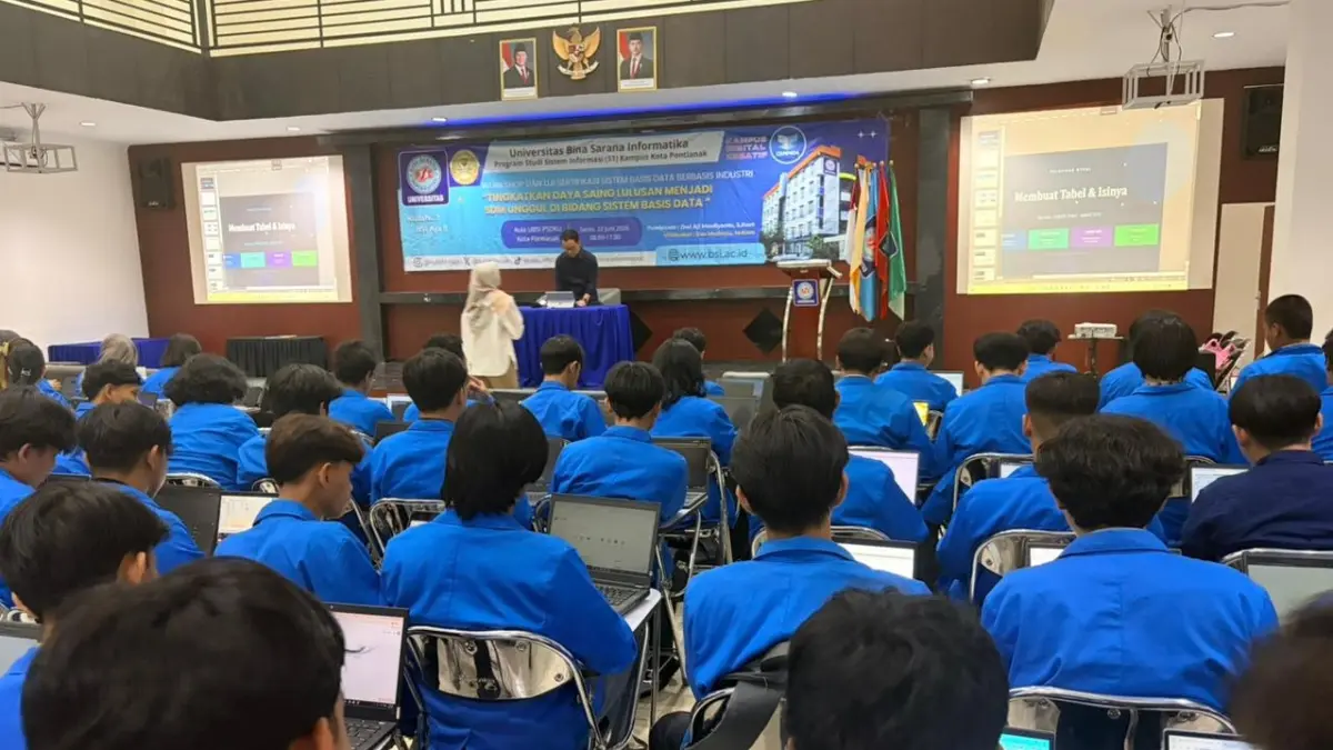 Mahasiswa Program Studi Sistem Informasi UBSI Pontianak mengikuti Uji Profisiensi Sistem Basis Data Berbasis Industri bersama CAMP 404, sebagai upaya meningkatkan kompetensi dan kesiapan menghadapi dunia kerja digital.