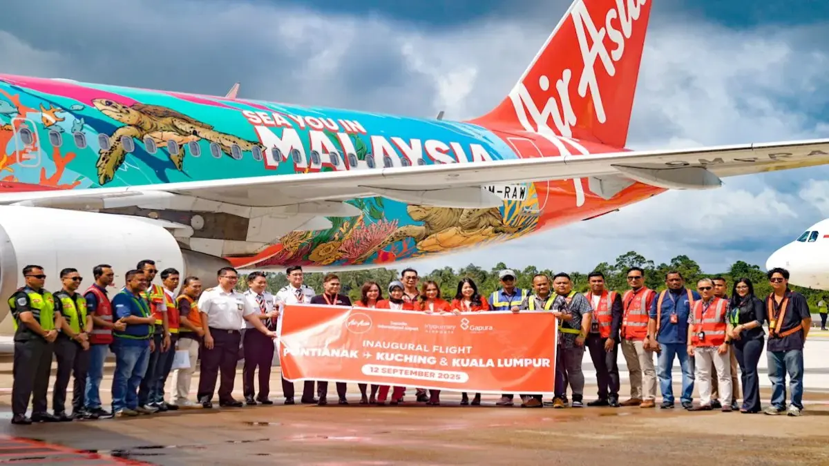 Peluncuran penerbangan internasional secara perdana rute Kuching di Malaysia dengan Pontianak di Indonesia di Bandara Internasional Supadio yang terletak di Kabupaten Kubu Raya Kalimantan Barat, Jumat (12/9/2025). (ANTARA)