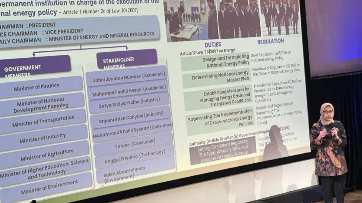 Anggota Dewan Energi Nasional (DEN) Sripeni Inten Cahyani menjadi pembicara dalam Diskusi Panel “American Leadership in Clean Nuclear Strategy” di @america Jakarta, Selasa (23/6/2026). (ANTARA/Kuntum Khaira Riswan)